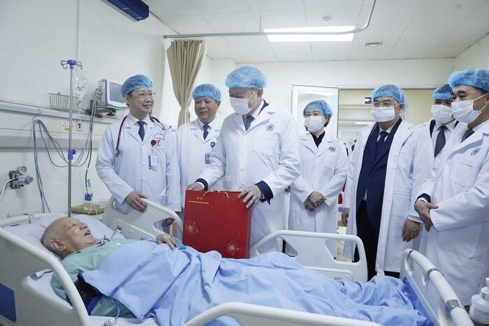Vận dụng tư tưởng Hồ Chí Minh về phòng bệnh, nâng cao sức khỏe ở nước ta trong thời kỳ mới