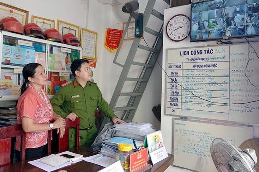 Làm theo gương Bác Hồ