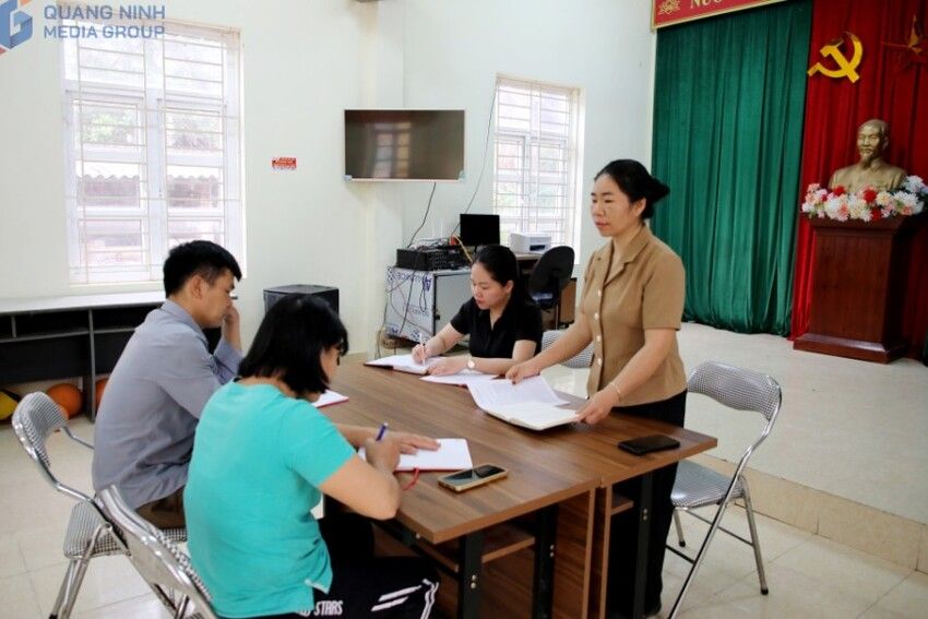 Những bí thư chi bộ “giữ lửa lòng dân”