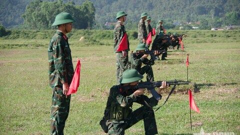 Học và thực hành theo Bác ở Trung đoàn 141: Cán bộ nêu gương, chiến sĩ trưởng thành