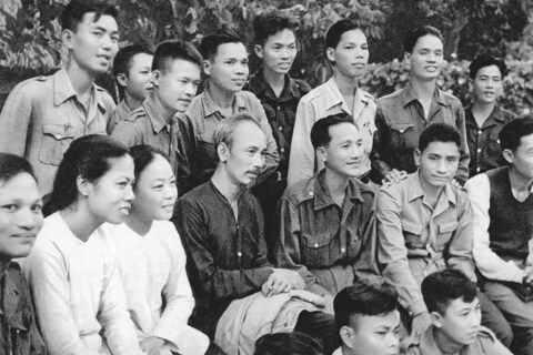 Hình ảnh về đời hoạt động của Hồ Chủ tịch