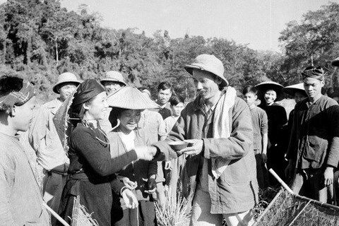 Bác Hồ sống mãi với nhân dân Hải Phòng