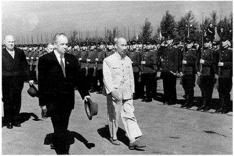 Phim tài liệu: Nguyễn Ái Quốc đến với Lênin