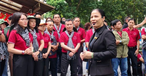 Vận dụng tư tưởng Hồ Chí Minh về công tác cán bộ trong giai đoạn hiện nay