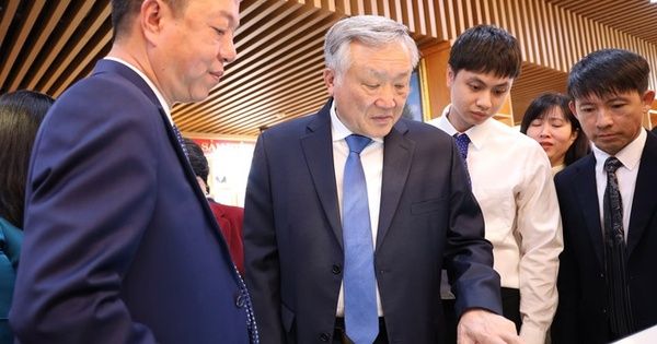 Số hóa di sản Hồ Chí Minh