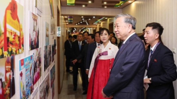 Tổng Bí thư Tô Lâm thăm Trường mẫu giáo Kiêng Sang và lớp học mang tên Bác Hồ