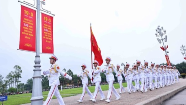 Lễ chào cờ đặc biệt kỷ niệm 135 năm Ngày sinh Chủ tịch Hồ Chí Minh