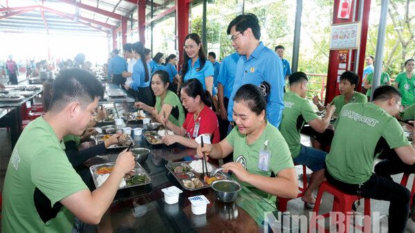 Học Bác để chăm lo tốt hơn cho người lao động