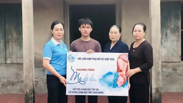 Học và làm theo Bác: Trao yêu thương từ những điều bình dị