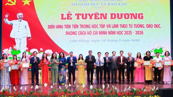 Ðưa việc học và làm theo Bác đi vào chiều sâu