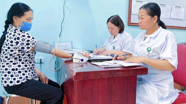 Học và làm theo Bác: Xây dựng chính quyền vì Nhân dân phục vụ