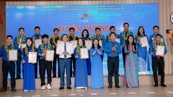 Tuổi trẻ Đoàn các cơ quan Đảng tỉnh làm theo Bác