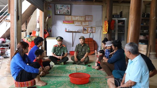 Giữ bình yên nơi bản làng