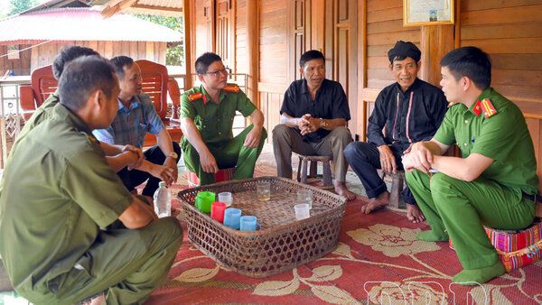 Đảng bộ Nậm Kè đổi mới, vì nhân dân phục vụ