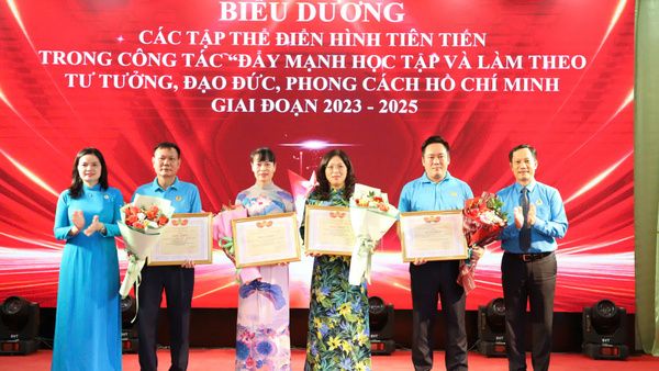 Học và làm theo Bác tạo chuyển biến mạnh mẽ trong công nhân, viên chức, lao động ngành Công Thương