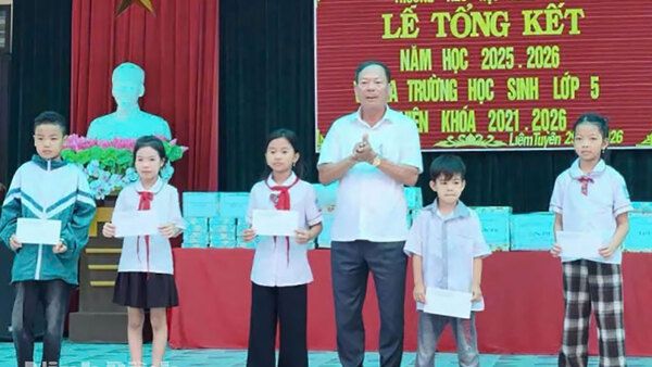 Người đảng viên gương mẫu, tận tụy với cộng đồng