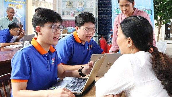 Trách nhiệm, tận tâm, vì nhân dân phục vụ