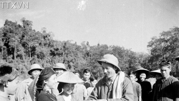 Bác Hồ sống mãi với nhân dân Hải Phòng