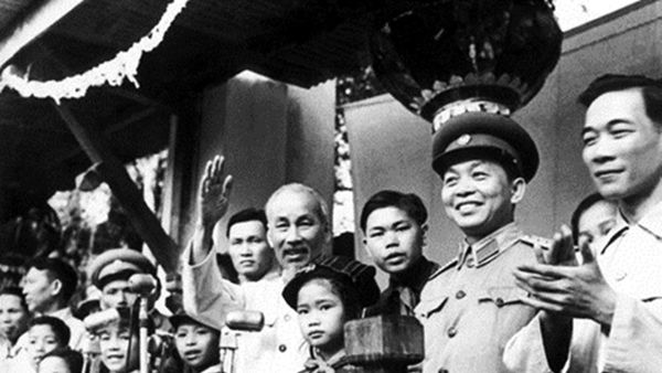 Phim tài liệu: Những chặng đường lịch sử