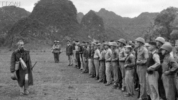 Phim tài liệu: Nguyễn Ái Quốc - Hồ Chí Minh