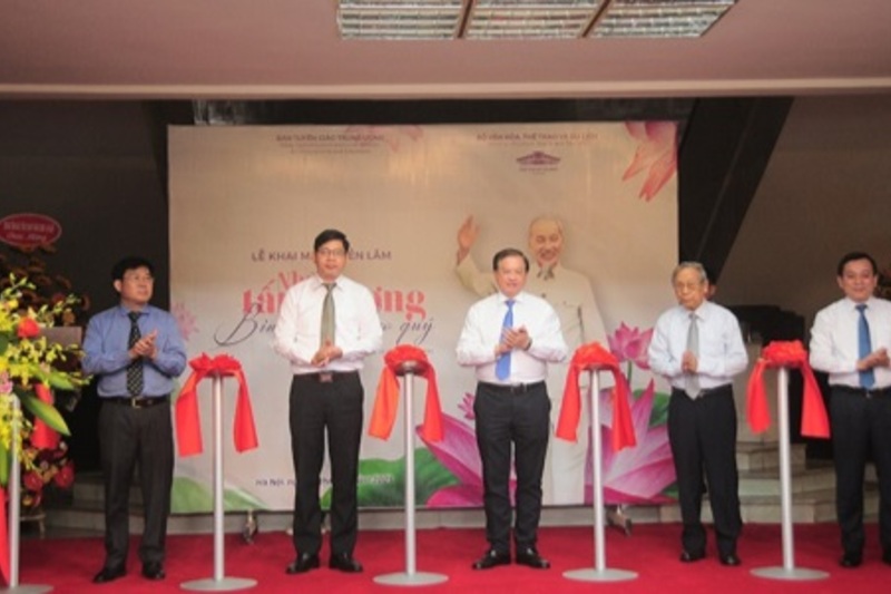 "Những tấm gương bình dị mà cao quý"