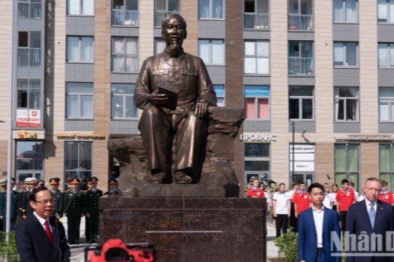 Khánh thành tượng Chủ tịch Hồ Chí Minh tại Saint Petersburg của Nga
