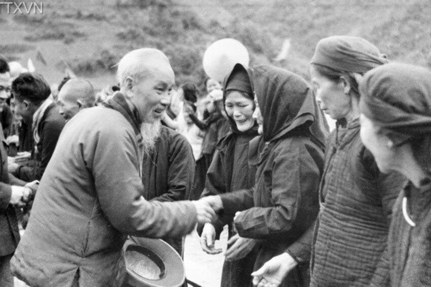 Tư liệu ảnh Chủ tịch Hồ Chí Minh từ năm 1945 - 1954