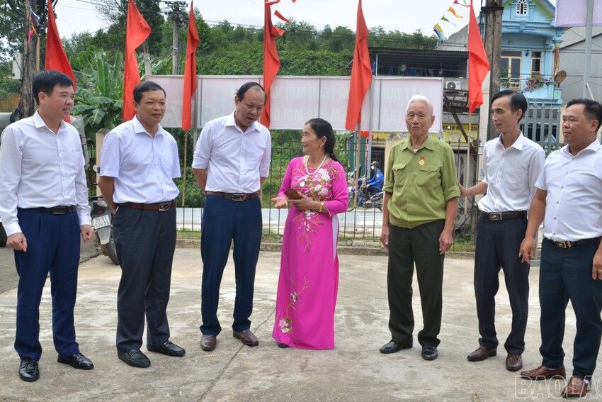 Trưởng thôn gương mẫu làm theo lời Bác