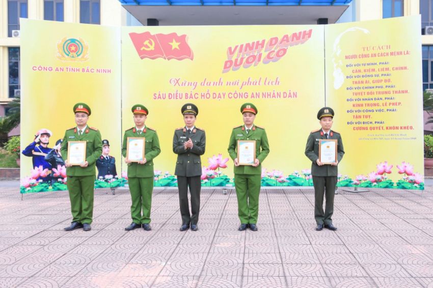 Vinh danh dưới Cờ - Tự hào khắc trong tim