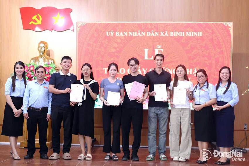 Học và làm theo Bác nâng cao tinh thần phục vụ nhân dân