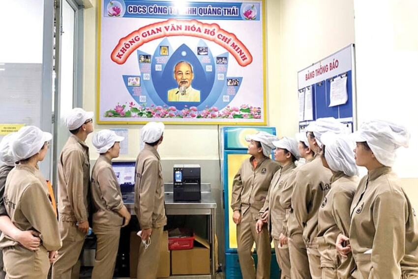 Ấm áp với những không gian trang trọng về Bác Hồ