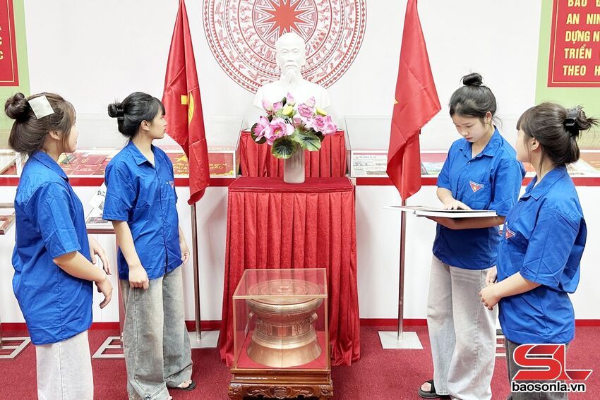 Đổi mới tuyên truyền học tập và làm theo tư tưởng, đạo đức, phong cách Hồ Chí Minh