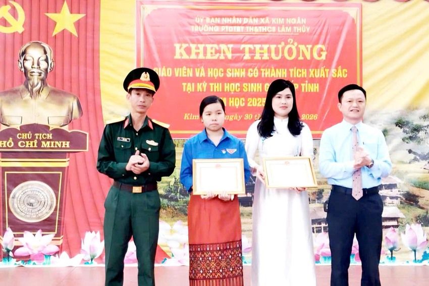 Quảng Trị: Những đóa hoa dâng Bác