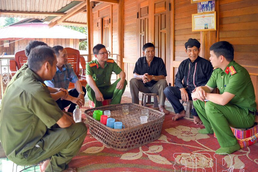 Đảng bộ Nậm Kè đổi mới, vì nhân dân phục vụ