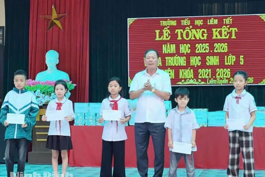 Người đảng viên gương mẫu, tận tụy với cộng đồng