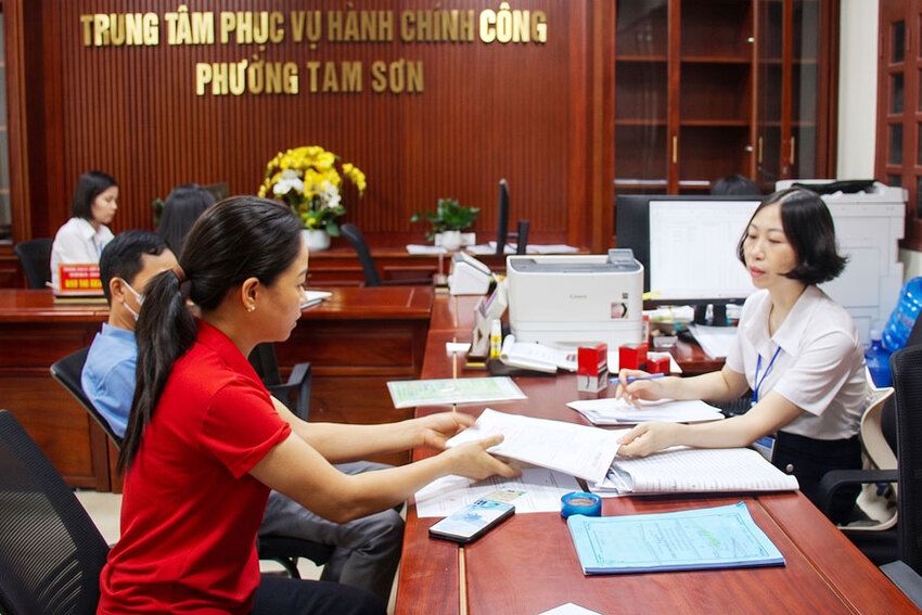 Phường Tam Sơn: Lấy người dân là trung tâm phục vụ