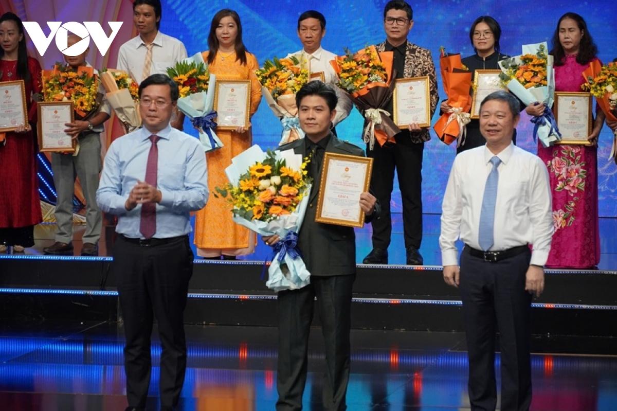 viet tiep cau chuyen hoa binh nhan giai tac pham hoc tap theo bac ho hinh anh 2