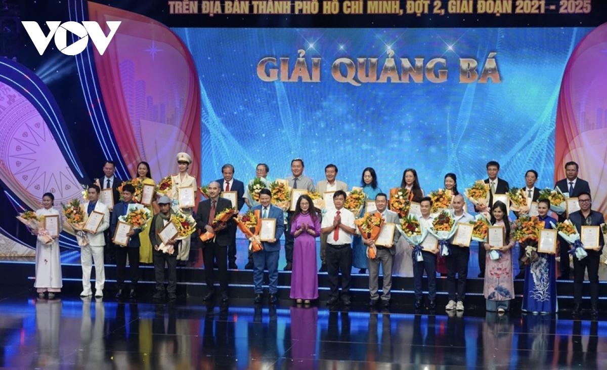 viet tiep cau chuyen hoa binh nhan giai tac pham hoc tap theo bac ho hinh anh 3