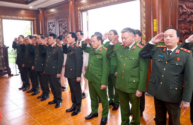 Đảng uỷ Công an Trung ương, Bộ Công an dâng hương tưởng niệm Chủ tịch Hồ Chí Minh -0