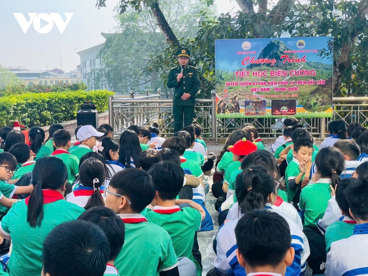 can bo chien sy bien phong cao bang day manh hoc va lam theo bac hinh anh 1