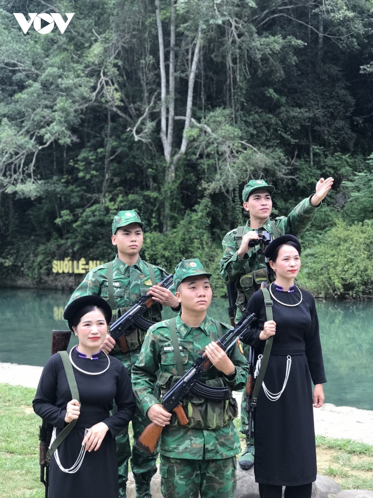 can bo chien sy bien phong cao bang day manh hoc va lam theo bac hinh anh 2