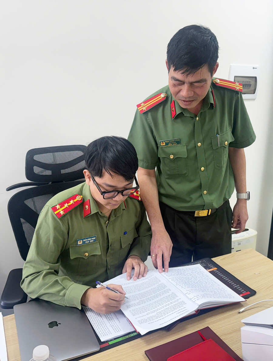 Học tập v&agrave; l&agrave;m theo gương B&aacute;c, c&aacute;n bộ, chiến sĩ C&ocirc;ng an Gia Lai lu&ocirc;n phấn đấu, r&egrave;n luyện, bảo vệ cuộc sống b&igrave;nh y&ecirc;n, hạnh ph&uacute;c của Nh&acirc;n d&acirc;n.