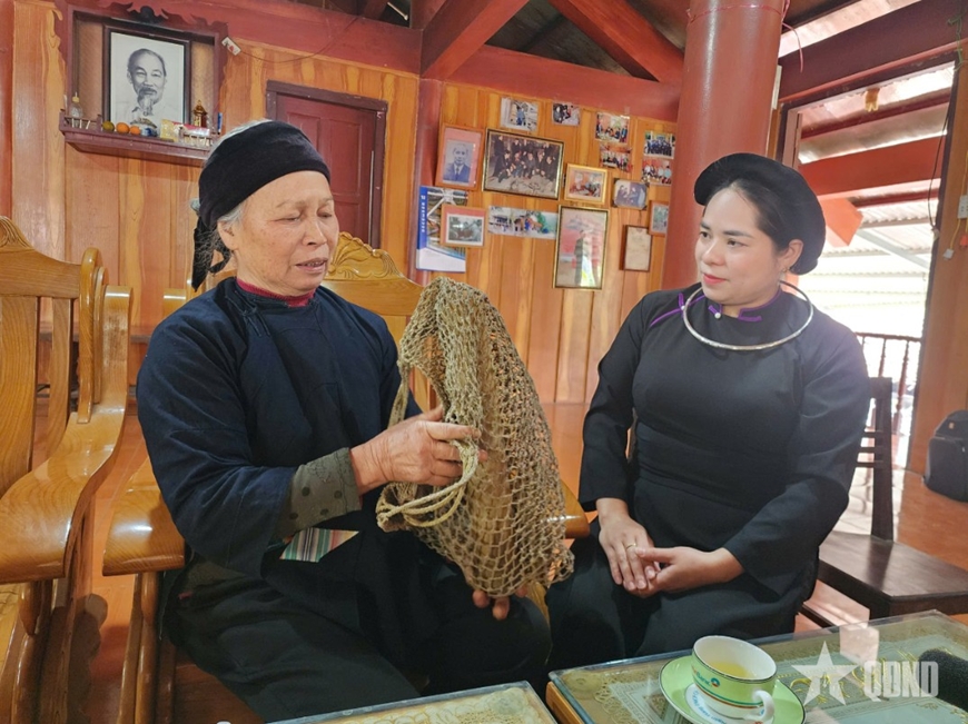 Người về đem tới m&ugrave;a xu&acirc;n-B&agrave;i 1: P&aacute;c B&oacute; in dấu ch&acirc;n Người