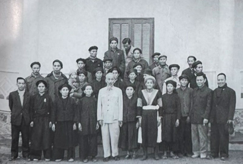 Người về đem tới m&ugrave;a xu&acirc;n-B&agrave;i 2: Gieo mầm &ldquo;hạt giống&rdquo; c&aacute;ch mạng