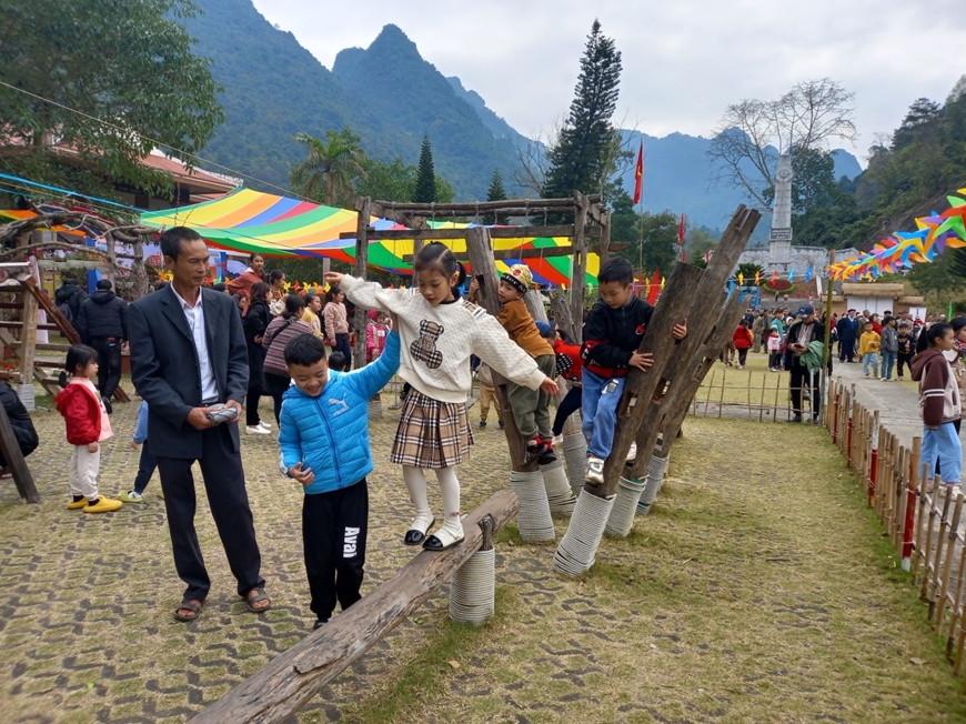 Người về đem tới m&ugrave;a xu&acirc;n - B&agrave;i 3: Căn cứ địa năm xưa, miền đất khởi sắc h&ocirc;m nay (Tiếp theo v&agrave; hết)