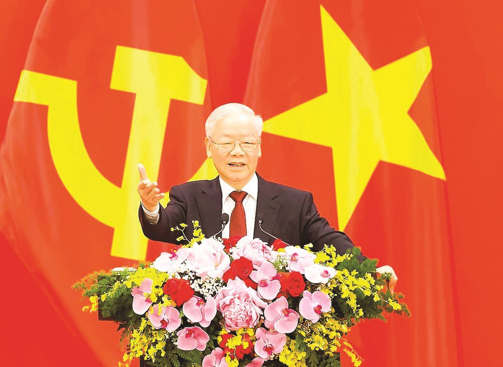 “… Phòng, chống tham nhũng, tiêu cực có nhiều mặt, nhưng trọng tâm là chống suy thoái về tư tưởng chính trị, đạo đức, lối sống. Đây mới là cái gốc của vấn đề, bởi cán bộ đứng đắn, đạo đức tốt, tư tưởng chính trị tốt, thực sự vì dân, vì Đảng, thì làm sao phải tham nhũng?”. “Tư tưởng anh xuống cấp, nói ngược, nói trái đường lối, đạo đức không tốt thì anh mới ăn cắp, tham nhũng chứ. Trị từ gốc cái này”,              Tổng Bí thư khẳng định.