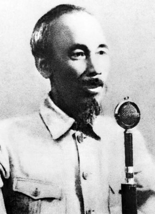 Ngày 2/9/1945, tại Quảng trường Ba Đình, Hà Nội, Chủ tịch Hồ Chí Minh đọc Tuyên ngôn độc lập, khai sinh nước Việt Nam Dân chủ Cộng hòa, mở ra kỷ nguyên mới cho lịch sử dân tộc. (Ảnh tư liệu)