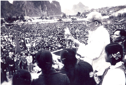 Bác Hồ về thăm và chúc Tết nhân dân, cán bộ tỉnh Quảng Ninh (tháng 2-1965).
