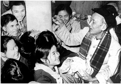 Bác Hồ chúc Tết nhân dân Hà Bắc vào năm 1967.