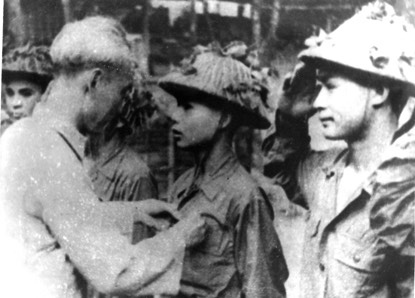 thu cua bac ho dong vien, khich le chien si Dien bien 70 nam truoc hinh anh 4